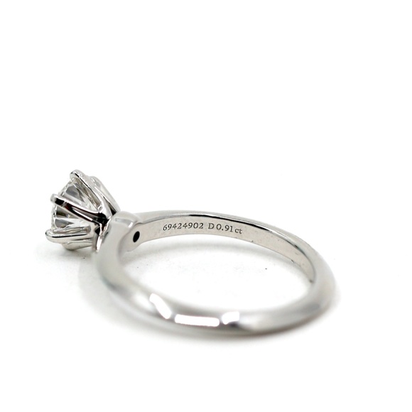 Tiffany & CO. Knife Edge 0.91 Carat Ring - Picture 11 of 16